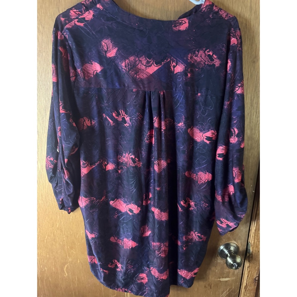 Notations Woman Purple Pink Abstract Floral Pintuck Blouse 2X NKU2244 3/4 Sleeve - Picture 2 of 4